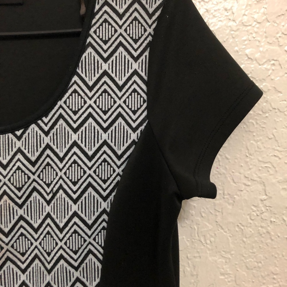 Dress - Picture 3 of 4
